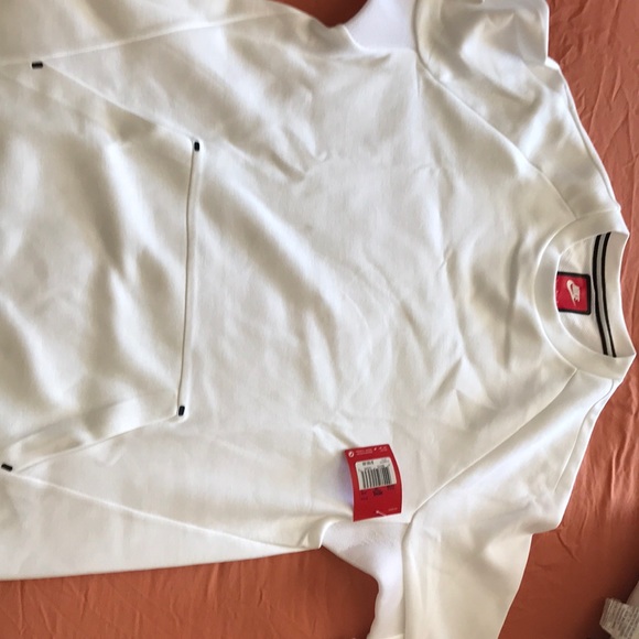 Nike Other - Men’s Nike Tech sweatshirt